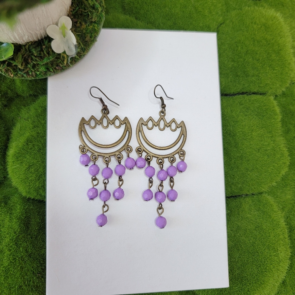 Lillac beads earrings NWOT